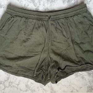 Universal Threads Green Women's Shorts